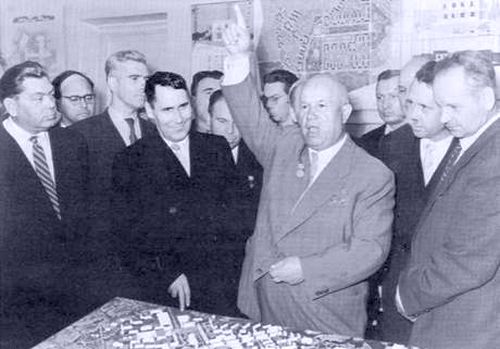 Во время первого визита в Академгородок в 1959 г. Фото Никиты Хрущева в Хабаровске разыскать не удалось!