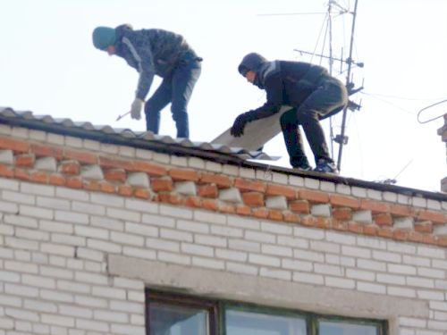 Вот эти люди, который разбирали дома в п. Уссурийском по приказу кого-то