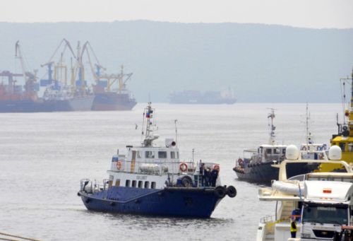 Порт Владивосток