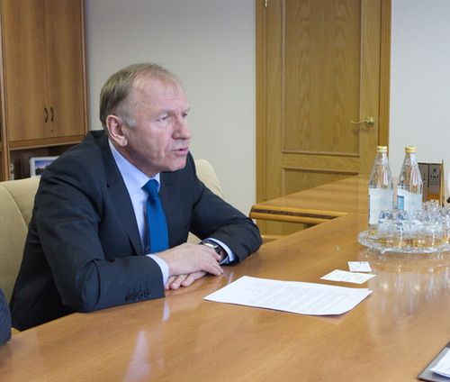 Председатель Сахалинской областной думы Владимир Ефремов