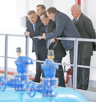 Дмитрий Медведев с руководством города и края в насосной станции Тунгусского водозабора