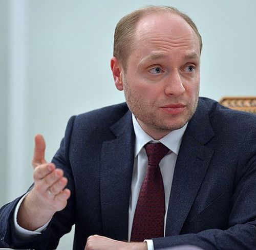 Александр Галушка: «Пример Чукотки очень интересен и показателен. На Чукотке, хочу об этом сообщить вам, у нас самые высокие темпы роста промышленности в стране... А сейчас у нас не только на Дальнем Востоке, а в стране, нигде так не растет промышленность, как в Чукотском автономном округе»