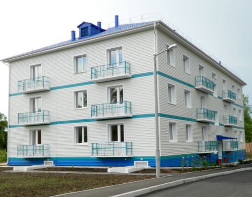 Бикин, ул. Бонивура, 110, дом для переселенцев граждан из аварийного жилья, 2014 г., сразу после сдачи.