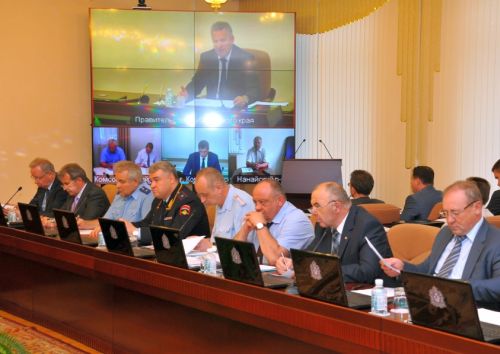 Вячеслав Шпорт провел заседание комиссии по снижению аварийности и гибели людей в ДТП. Фото Руслана Торубарова