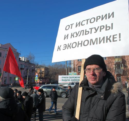 Общественный деятель Антон Ермаков, изгоняемый из думского зала, готов добиваться справедливости всеми законными способами. Фото автора