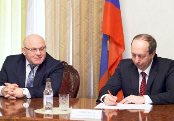 Предшественник Александр Винников и преемник Александр Левинталь. Передача власти