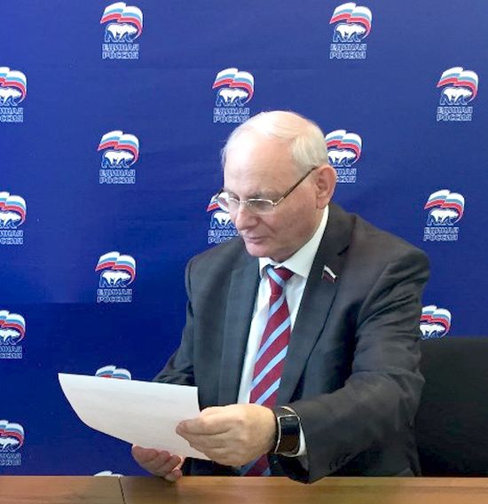 Борис Резник в Госдуме с 1999 года. С 2007 года член партии «Единая Россия».