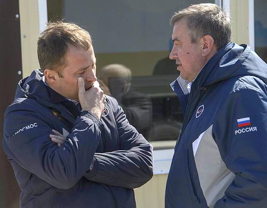 Глава Роскосмоса Игорь Комаров (слева) не ожидал, что такая проверенная ракета откажется лететь в космос. Фото: Дмитрий Азаров / Коммерсантъ