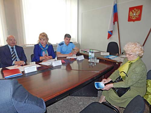 Валерий Розов (слева) и рядом - чиновница высокого пошиба Татьяна Заболотная.