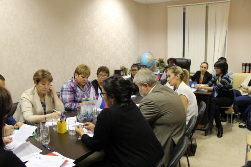 Участники встречи решили направить письма в адрес начальника департамента социальной политики и главного врача Провиденской районной больницы с просьбой взять ситуацию на контроль. Фото Чукотского реготделения ОНФ