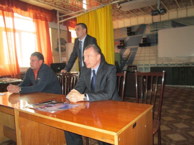 Генералы от транспорта (слева направо) Танага, Лысенко, стоит Демидов