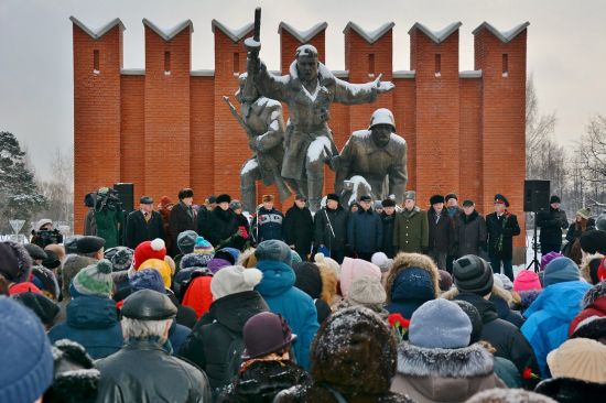 Московские дальневосточники регулярно посещают этот мемориал, где увековечены их погибшие земляки. Фото Максима Гололобова