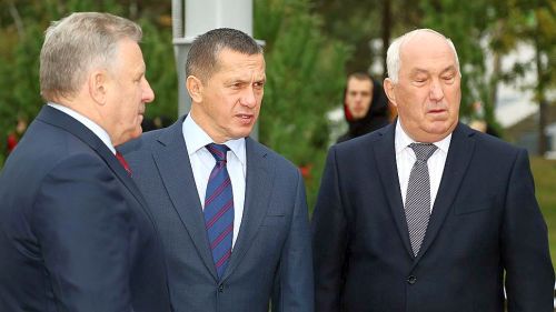 Вячеслав Шпорт, Юрий Трутнев и Александр Соколов. Фото: Евгений Переверзев / Коммерсантъ