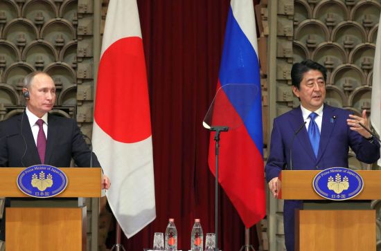 Заявления для прессы и ответы на вопросы журналистов по итогам российско-японских переговоров Путина и Абэ