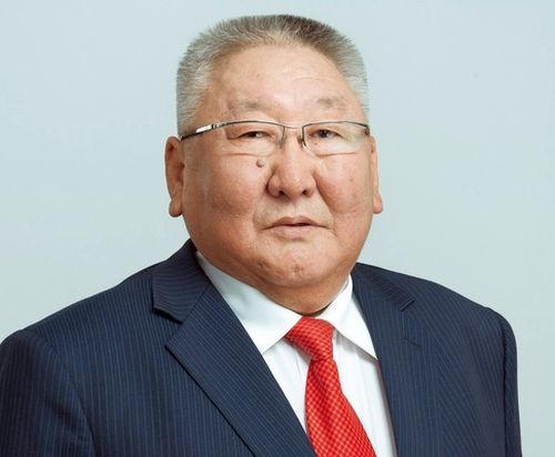 Фактически ближайшие родственники главы Якутии Егора Борисова (на фото) хотят, чтобы республика выкупила у них неликвид, который они больше никому продать не могут