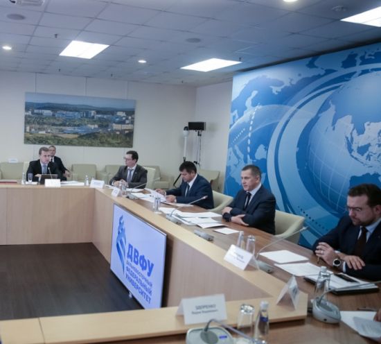 Совещание по вопросу внедрения нового механизма поддержки инвесторов провел полпред в ДФО Юрий Трутнев
