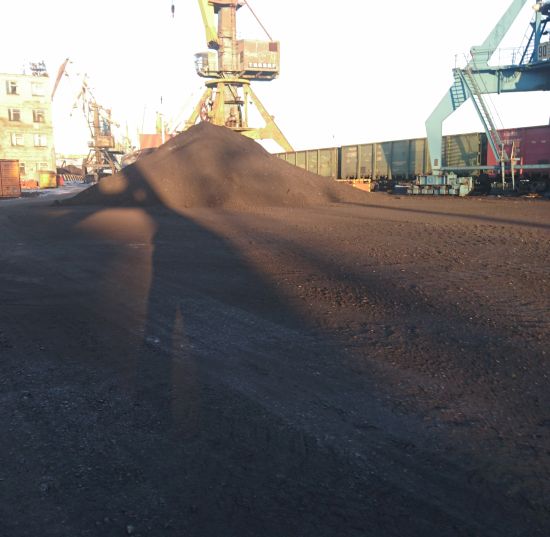 п. Ванино, 9-й причал, где перегрузки угля не должно быть