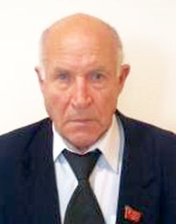 Эвальдт Раймондович Туги. Окончил в 1955 г. нефтяной факультет Свердловского горного института им. В. Вахрушева по специальности «Горный инженер по бурению нефтяных и газовых скважин». Доцент кафедры «Нефтегазовое дело» Геологоразведочного факультета Северо-Восточный федеральный университет им. М.К. Аммосова.