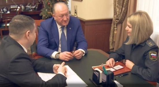 Состоялась встреча нового руководителя УФССП России по Камчатскому краю Элеоноры Протопоповой с губернатором Камчатского края Владимиром Илюхиным (в центре)