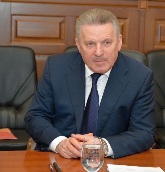 Отец идеи о миллионе рублей для переезжающих на Дальний Восток - губернатор Хабаровского края Вячеслав Шпорт