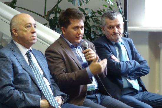 Р. Гусейнов, Д. Токарский, И. Коц (слева направо) на майском медиафоруме «Хабаровский край - территория диалога». Фото В. Иванова-Ардашева