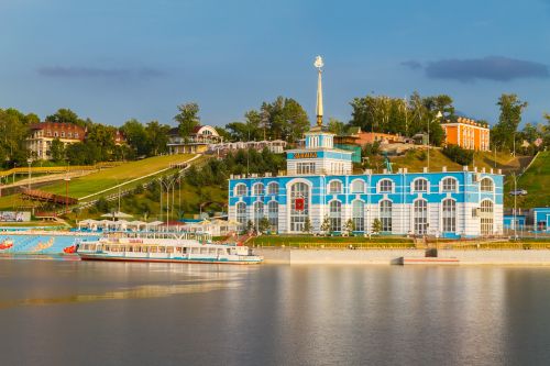 Навигацию на Амуре обычно открывают 6 мая. С этого дня китайские туристы смогли бы начать обогащать наш край. Если, конечно, против открытия пункта пропуска перестанет возражать пограничное ведомство. Фото пресс-службы компании "Дальрео", специально для портала "Дебри-ДВ"