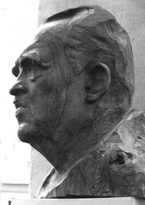 Скульптурный портрет Вс. Н. Иванова. Авт. Г. Потапов. Хабаровский краевой музей им. Н. И. Гродекова