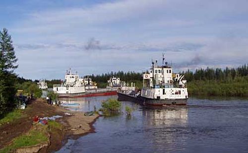 Северный завоз, несмотря на возникшие трудности на участке реки Анадырь, продолжается