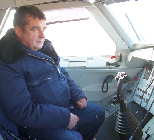 Командир воздушного судна-инструктор авиационного звена (на Ан-74, Бе-200ЧС) Хабаровского авиационно-спасательного центра МЧС России Андрей Синченко