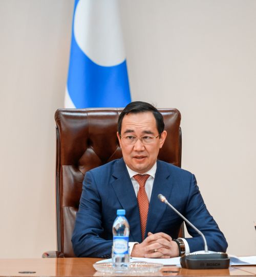 Айсен Николаев