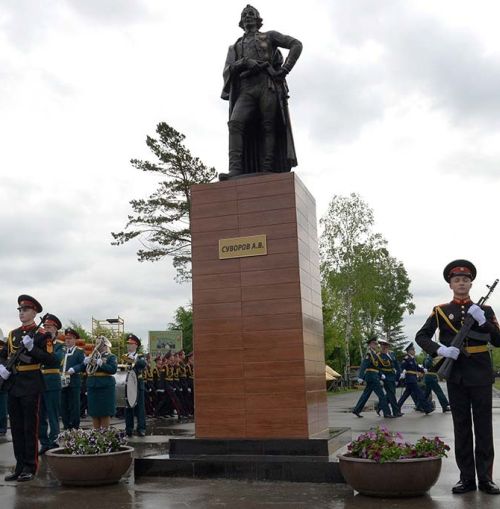  Монумент полководцу в Уссурийске. Фото Виталия Анькова, РИА Новости