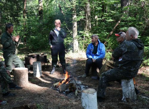 Семинар в охотхозяйстве "Таежное" Хабаровского края проходил без излишнего официоза. Фото Дмитрия Дерунова, WWF России