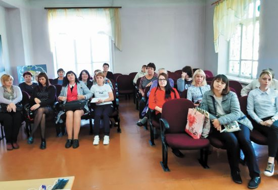 Учителя школы № 9 Биробиджана, которых  в начале учебного года просто поставили перед фактом, что школа закрывается.