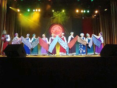 «Эх, Русские ситцы» - фольклорный ансамбль «Дубравушка»,  рук. Любовь Арефьева,  автор песни Татьяна Ананьина.