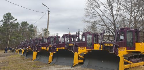 Бульдозер мобилен и удобен в работе, а высокая проходимость и мощность позволяют работать в тяжелых условиях