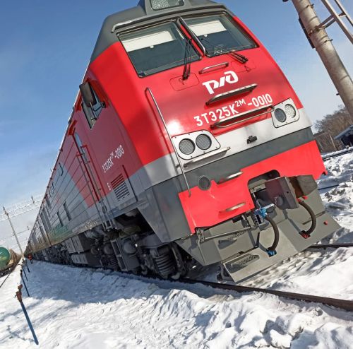 Модель специально разработана для вождения длиносоставных грузовых поездов на участках со сложным профилем пути в климатических условиях БАМа. Фото пресс-службы ДВЖД