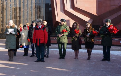 Завершилась акция вечером в Хабаровске на площади Славы у Вечного огня. Фото автора