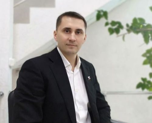 Максим Семёнов