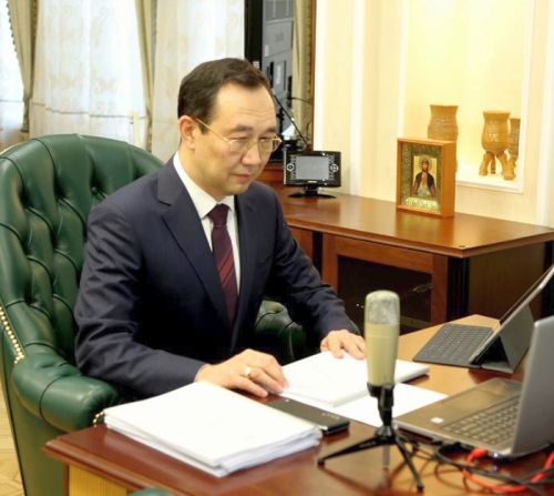 Айсен Николаев