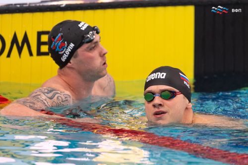 Самый опытный из них - мастер спорта международного класса Игорь Головин вошел в пятерку сильнейших на свой коронной дистанции.