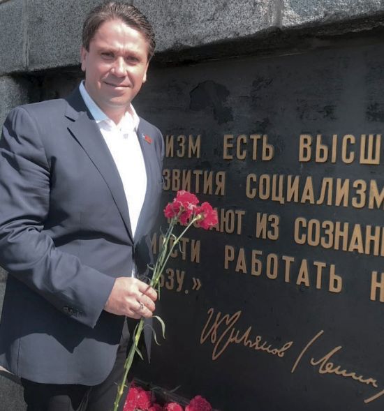 Петр Перевезенцев - настоящий коммунист