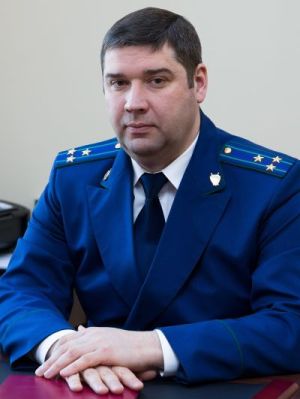 Максим Попов