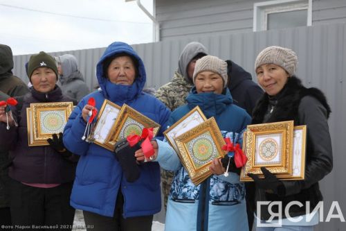 Жители Бясь-Кюёля. Фото Марии Васильевой (ЯСИА)