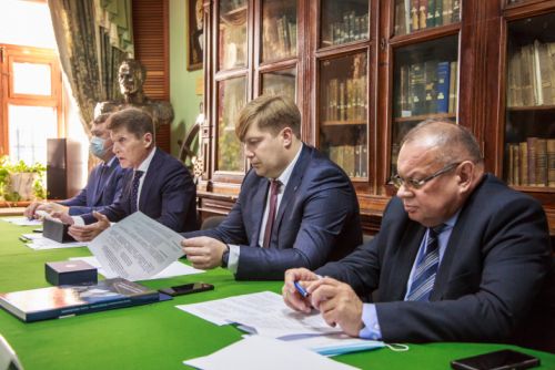 Олег Кожемяко, Сергей Корлыханов, председатель ПКО РГО - ОИАК Алексей Буяков (слева направо)