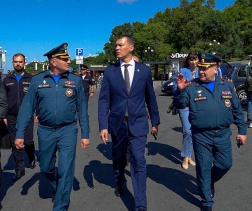 Губернатор Михаил Дегтярев и министр МЧС России Александр Куренков