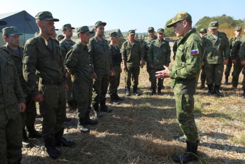 Олег Кожемяко проверил условия подготовки мобилизованных приморцев