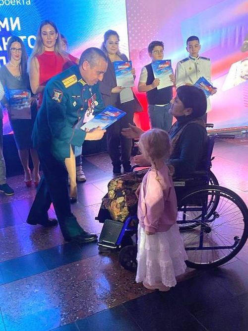 Председатель отделения ХКО ООО «ВОИ» Ванинского района Татьяна Седых в Музее Победы на торжественной церемонии награждения победителей проекта «Героями не рождаются. Наши дни!»