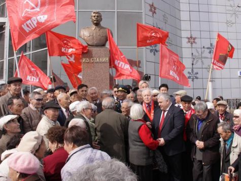 Открытие памятника Сталину в Якутске. Фото Валерия Стефанского
