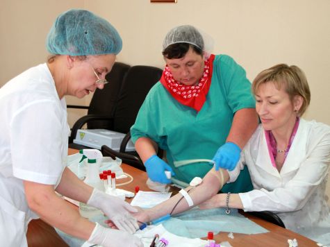 Передвижную лабораторию развернули прямо в актовом зале Главного управления