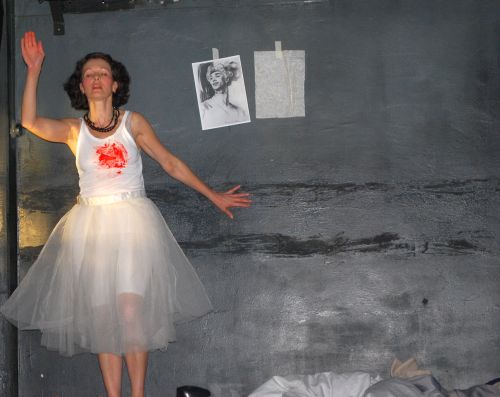 Актриса Бессонова с сердцем Нижинского (фото автора)